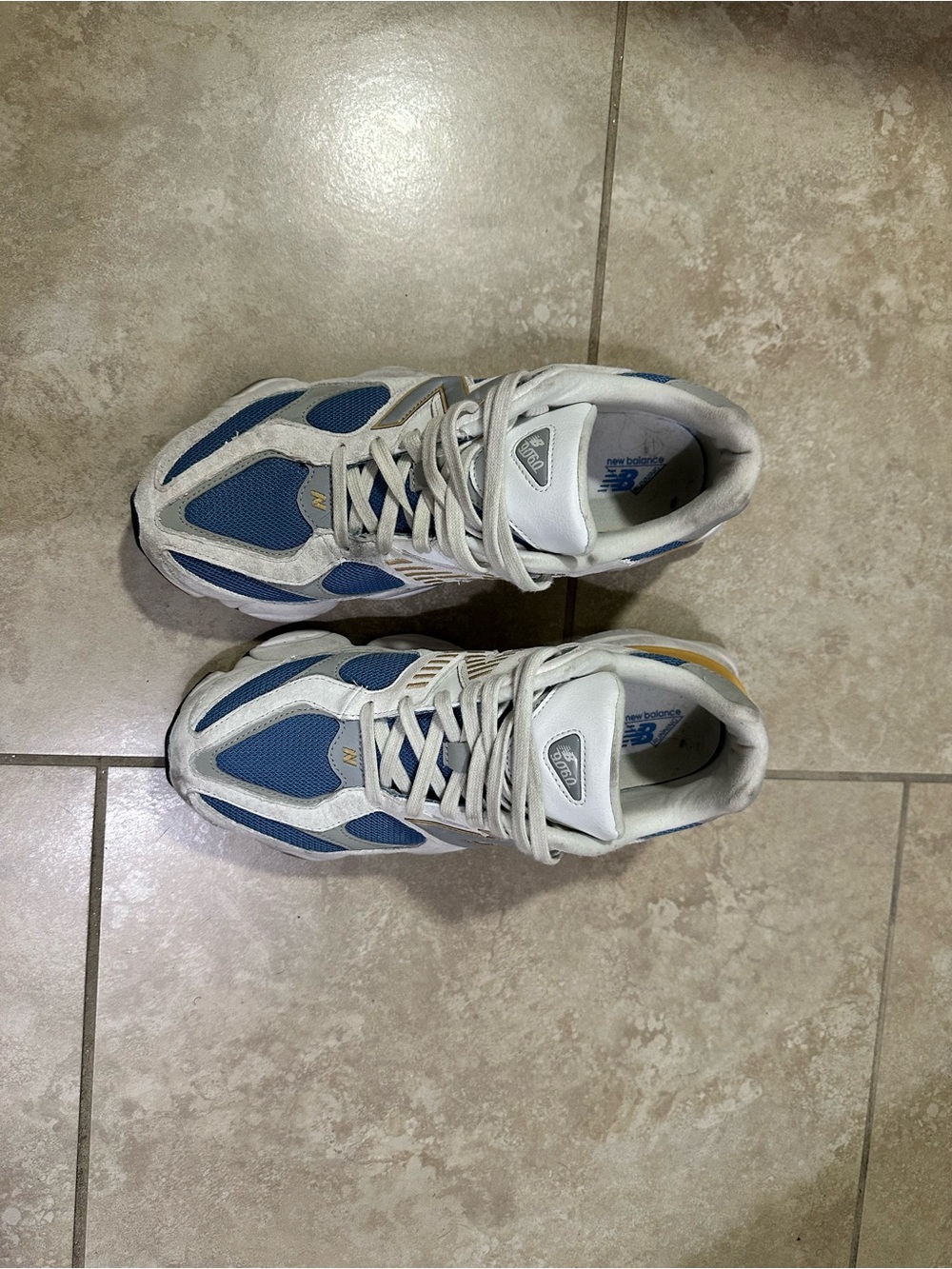 New Balance White & Blue Mesh Lace-Up Sneakers 9060